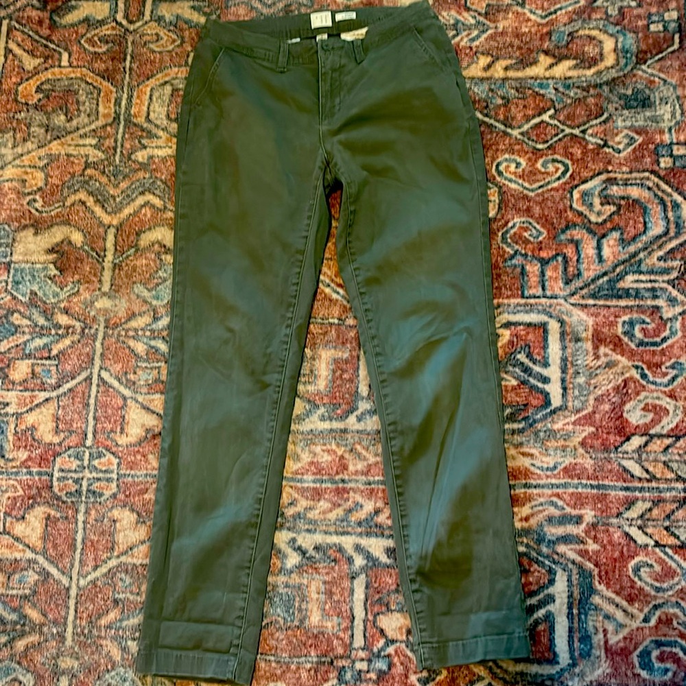 a•n•d eawy size four green pants